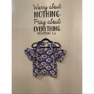 Floral Blouse // hangs off shoulders